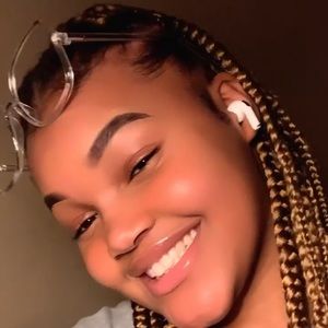 Meet your Posher, Mirah